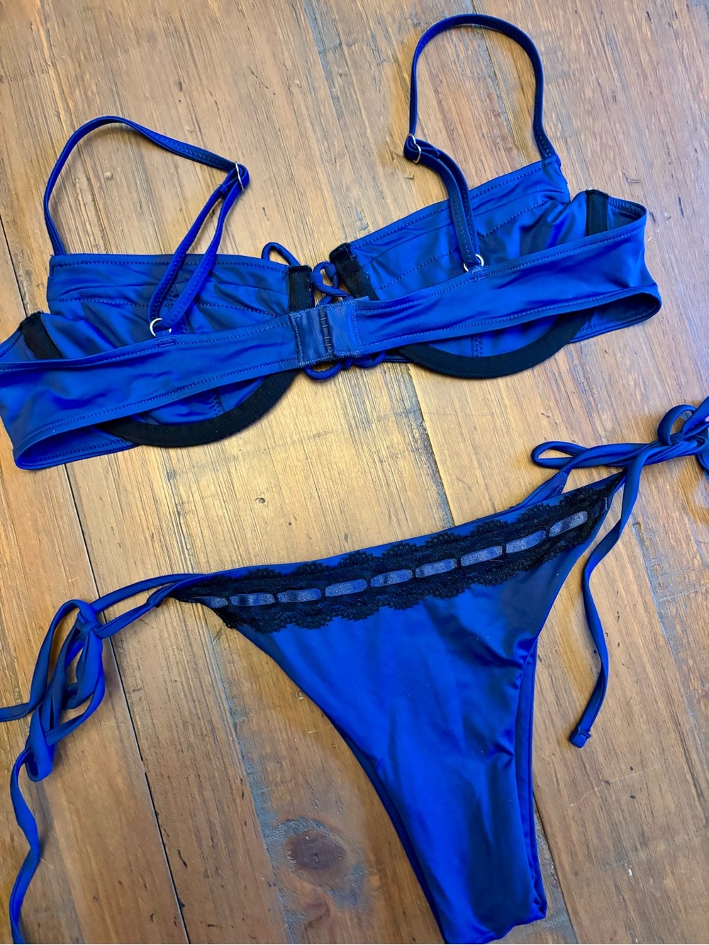 NWOT frankies bikinis x Sydney Sweeney Rome bikini set - Picture 12 of 16